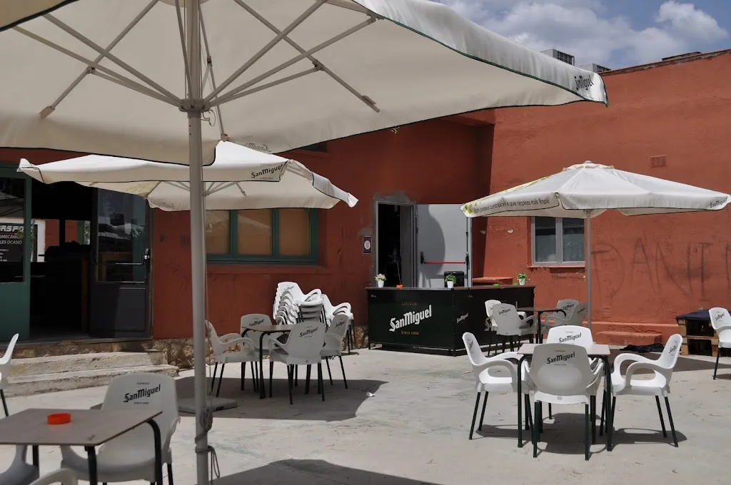 MacLaren's Jr Bar_Begues_slider_image_1