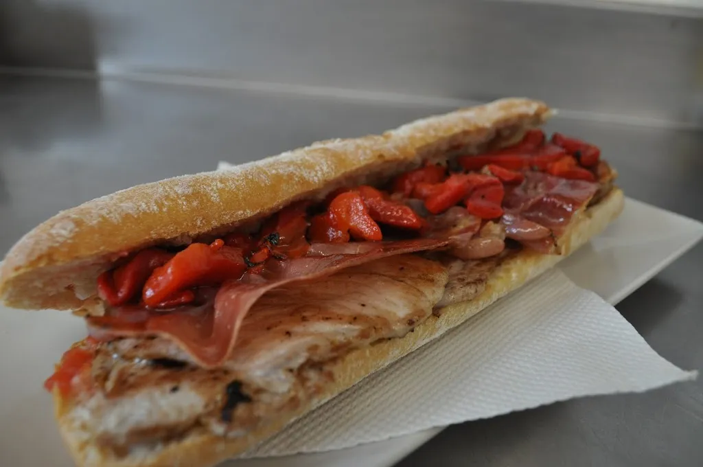 MacLaren's Jr Bar_Begues_slider_image_3