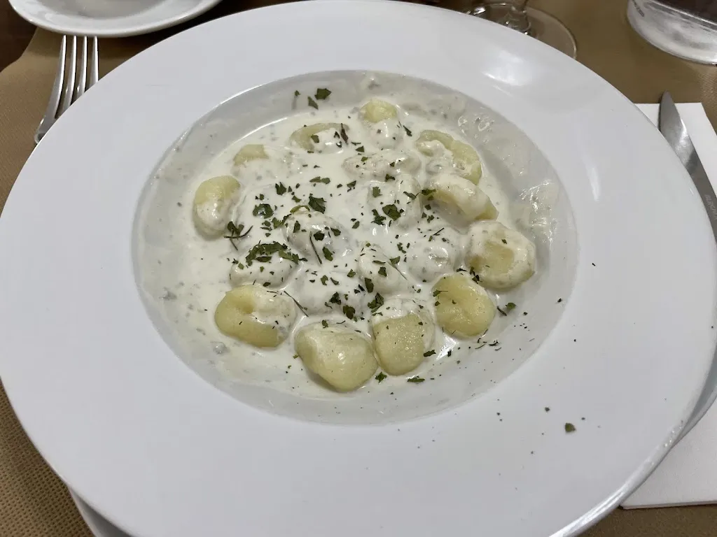 Roman Frolov_La Garlanda_Begues_recensione