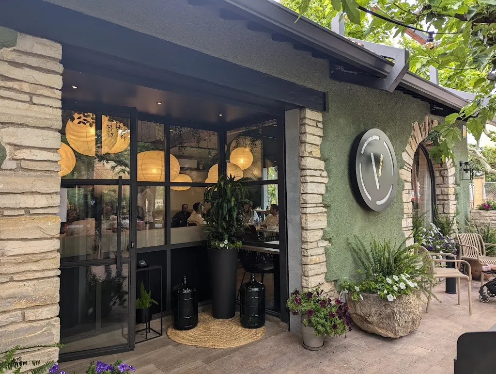 Varovito Bistró restaurant in Bruc El