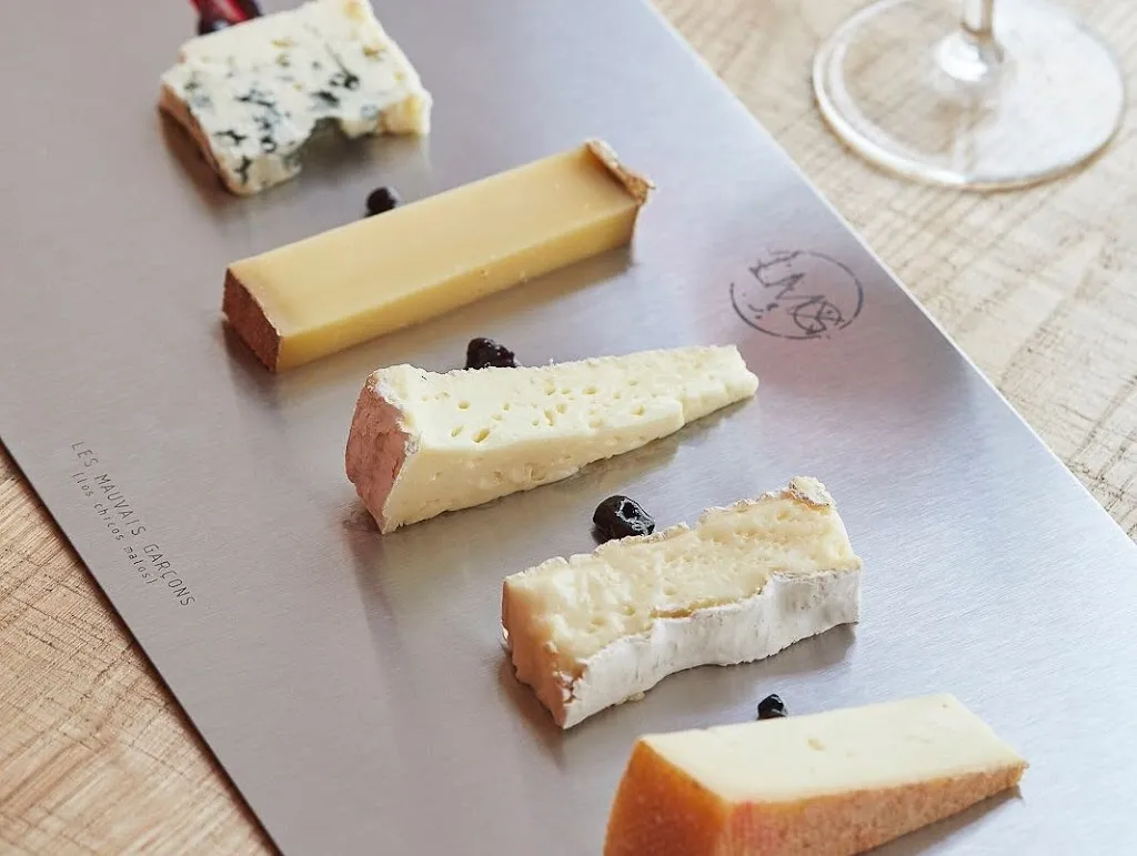 Les Mauvais Garçons - Los Chicos Malos - Restaurante_Cabanyes Les_slider_image_3