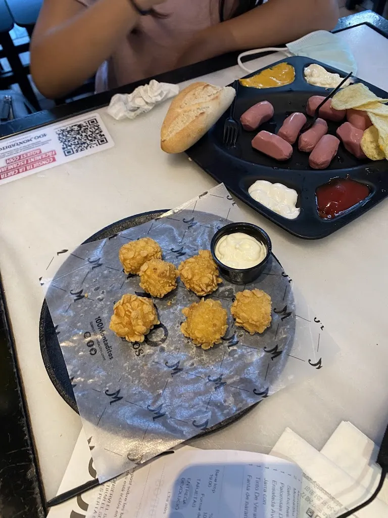 Mathias Mazee_100 Montaditos Baricentro_Barberà del Vallès_review