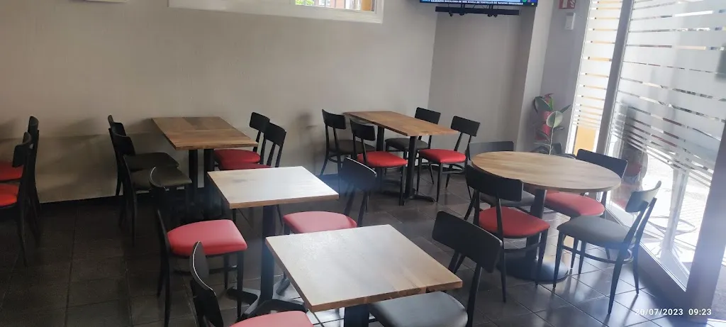 Bar Restaurante El Retorn restaurant in Berga