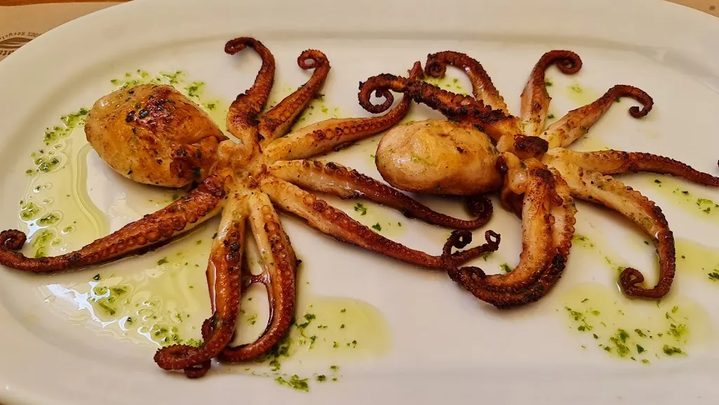 Bar Tutxi_Berga_slider_image_2