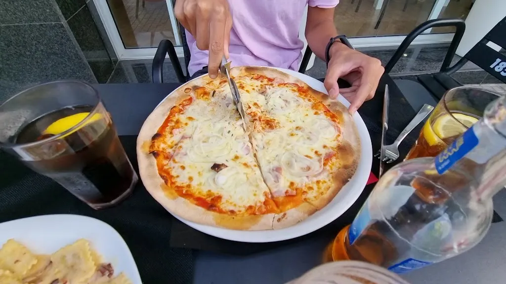 Restaurant Il Pomodoro_Berga_slider_image_2