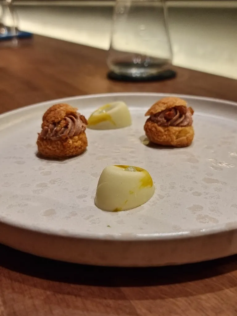 LL C_Besta Barcelona_Barcelona_review