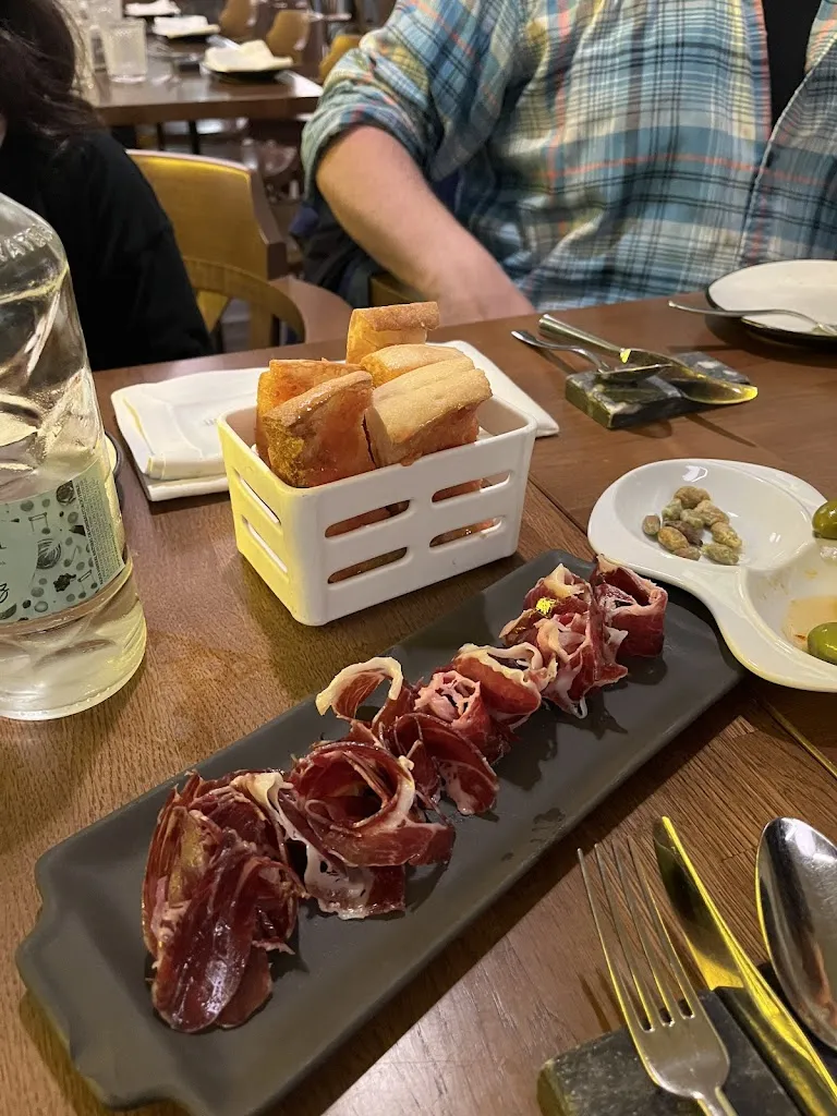 Heather Erb_Ten's Tapes Restaurant Barcelona_Barcelona_review