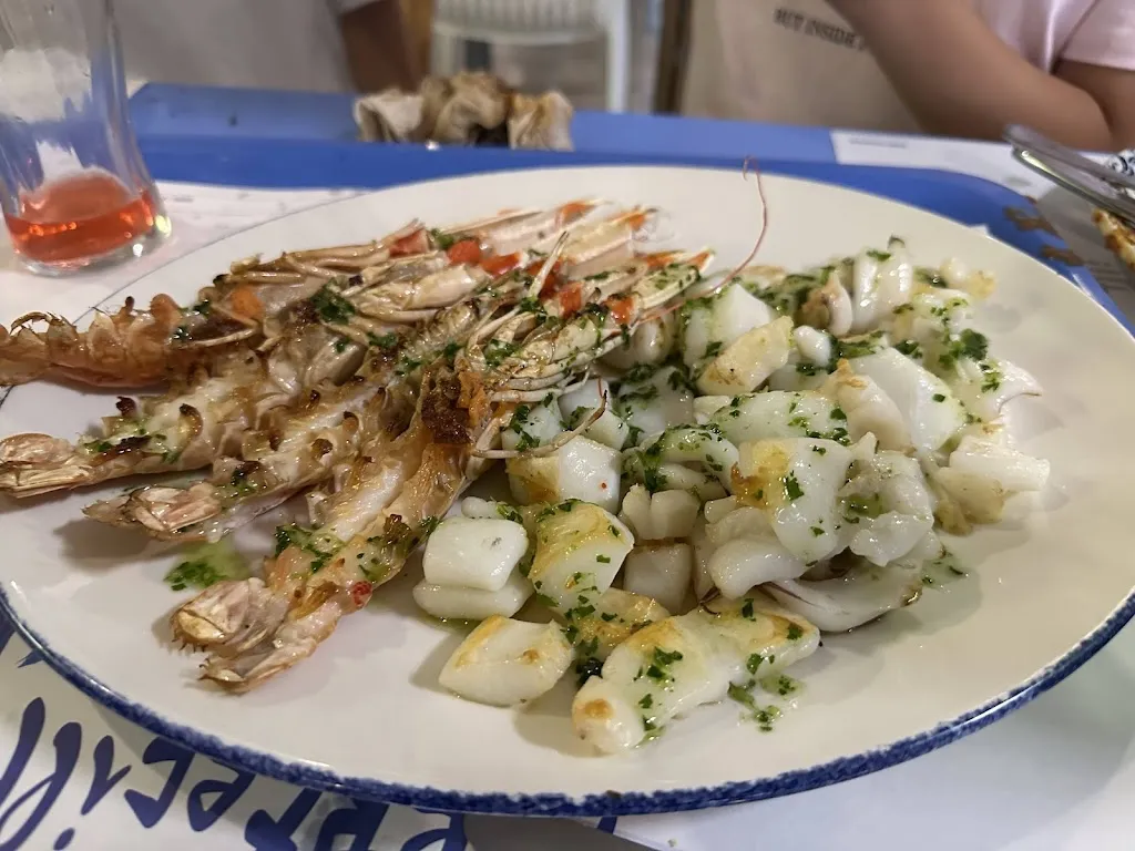 Rong Yan_Puertecillo Sagrada Familia_Barcelona_review