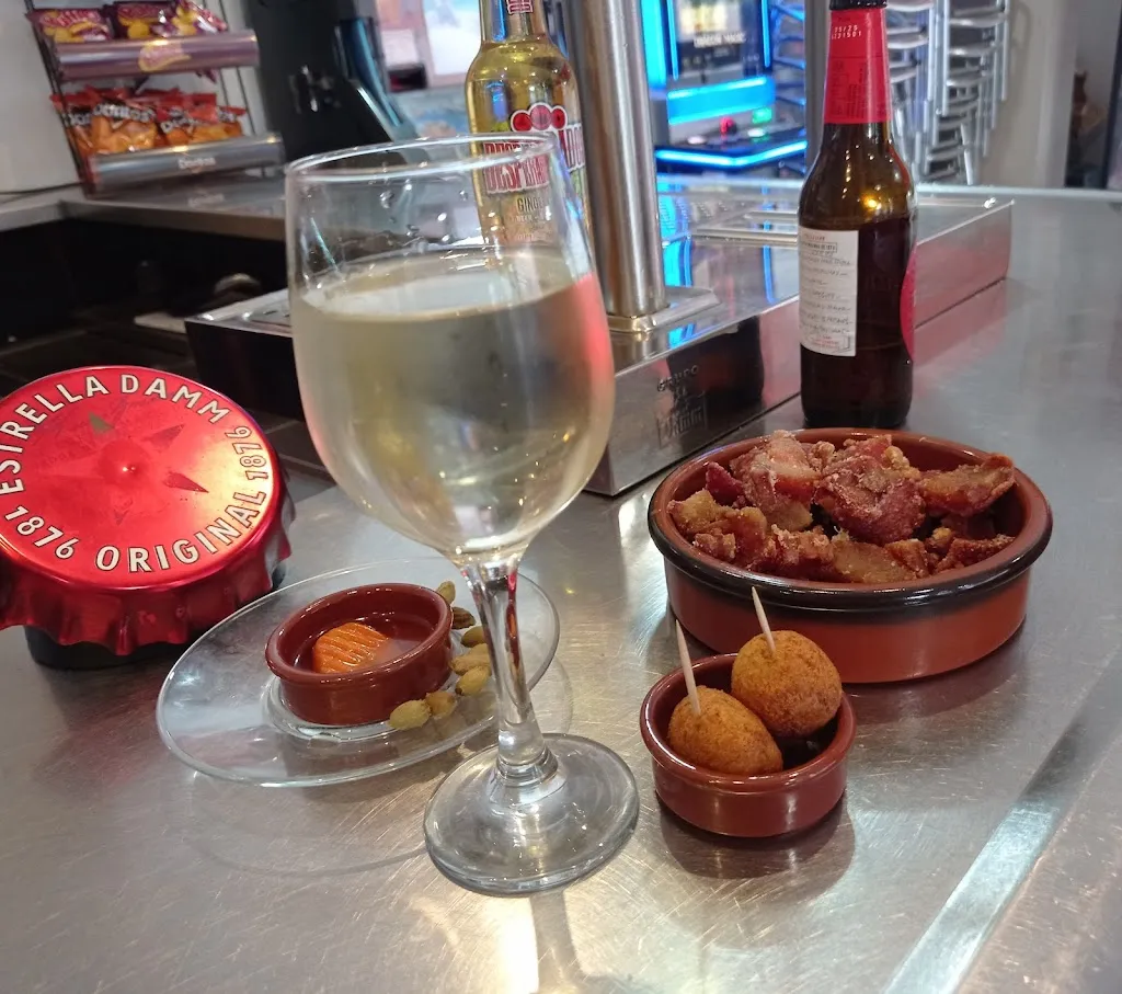 Mari Villar Segura_La tasca de bigues_Bigues i Riells_review