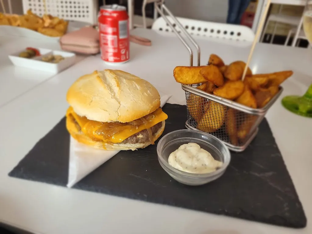 Menu_LOLA BURGERS_Bigues i Riells_image_5