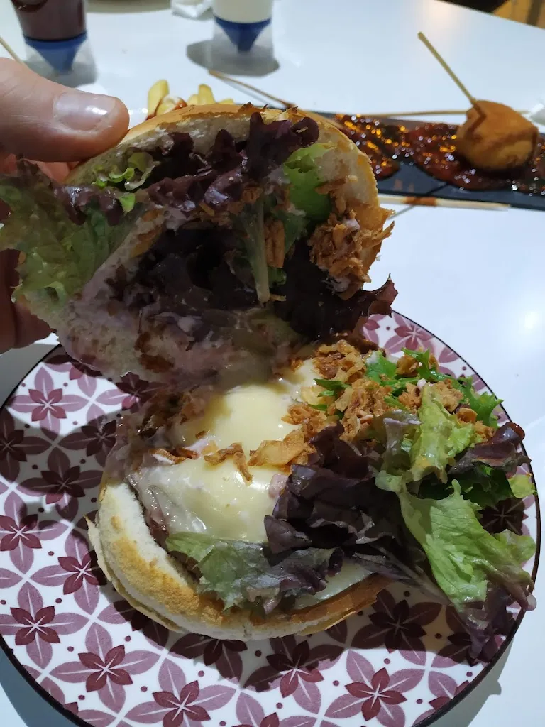 Menu_LOLA BURGERS_Bigues i Riells_image_9