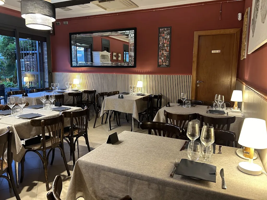 Red Red Wine_Cabrera dAnoia_slider_image_1