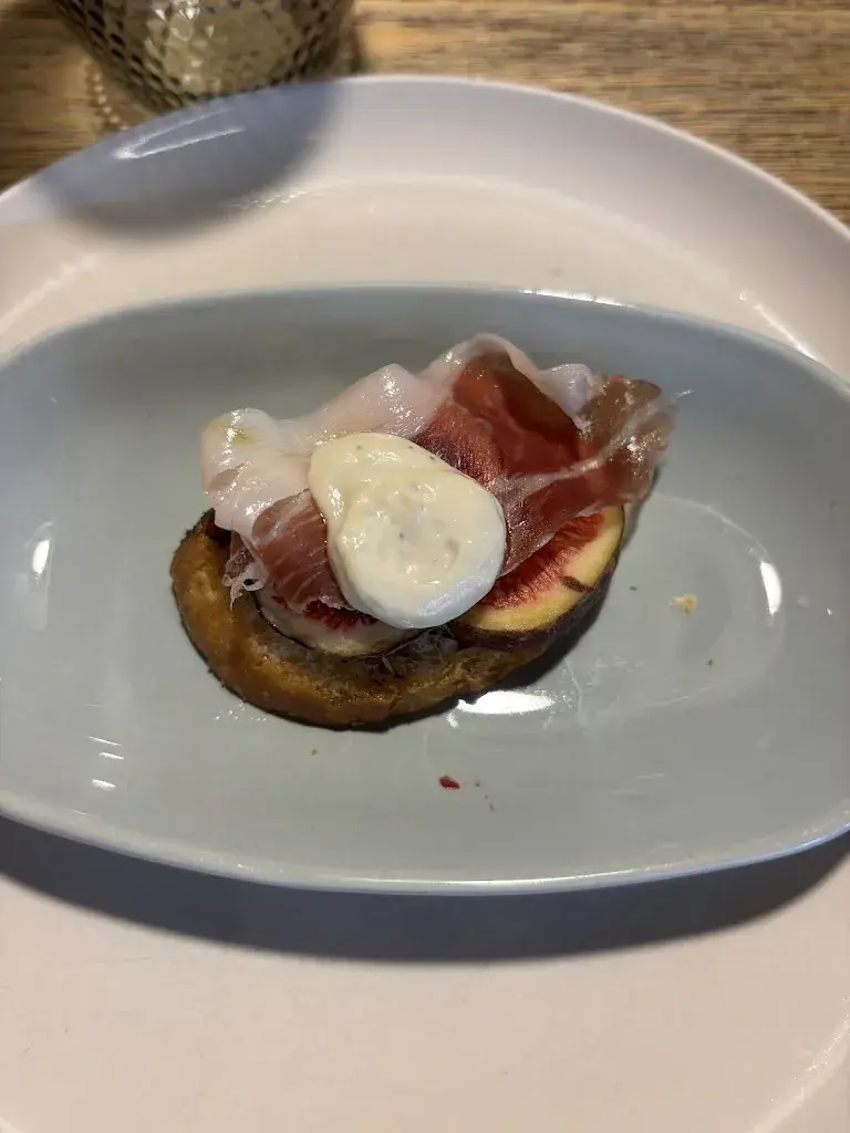 Joelle Weynants_Folls Restaurant_Calaf_review