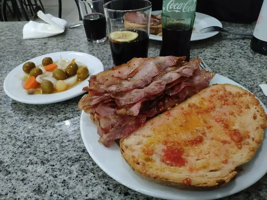 Josep Pedragosa Guiteras_Bar Canet_Calaf_review