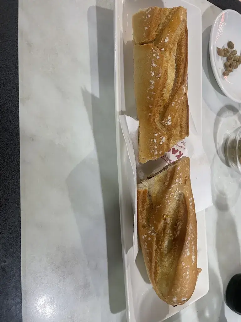 illya pk_Bar Frankfurt Karma_Calaf_review