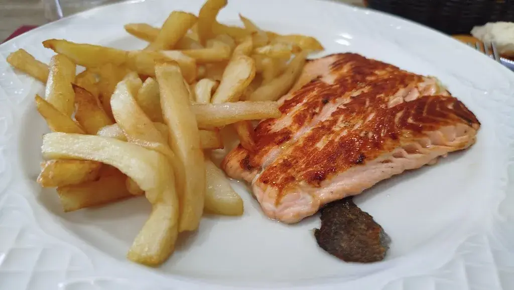 Mireia Jurado_Bar - Restaurant El Roser_Calldetenes_review