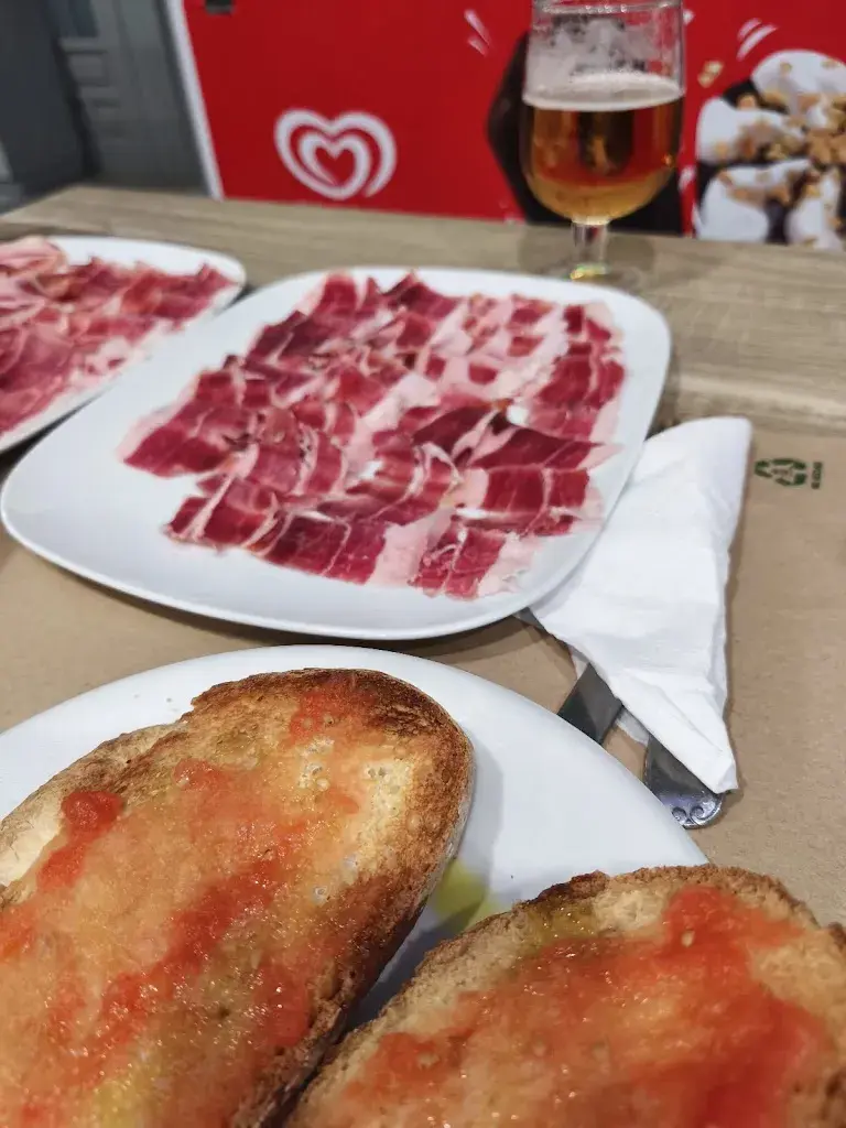 Josep jucgla saborit_Bar - Restaurant El Roser_Calldetenes_review