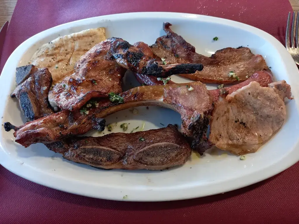 Marc Queraltó Barceló_Bar - Restaurant El Roser_Calldetenes_review