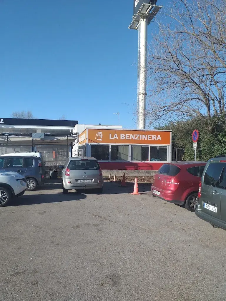 La BENZINERA_Calldetenes_slider_image_2