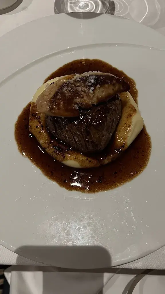 Ell Gri_Restaurant Ambiente_Caldes dEstrac_review