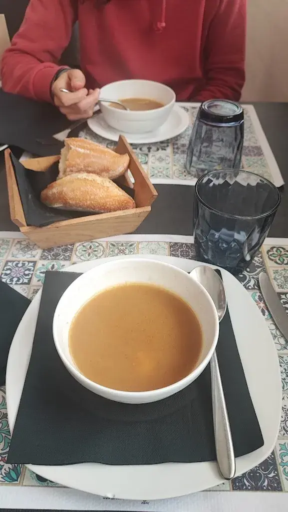 Katherine Abramski_Voramar_Caldes dEstrac_review