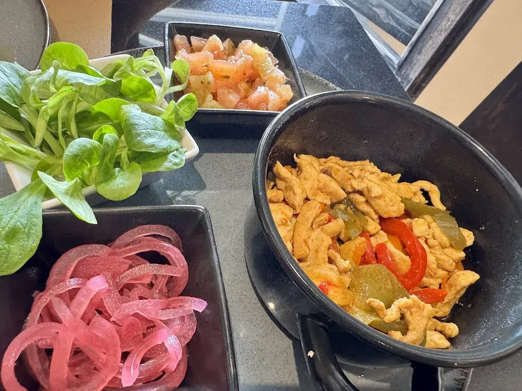 Armando R Ocando_7 Santiños_Narón_review