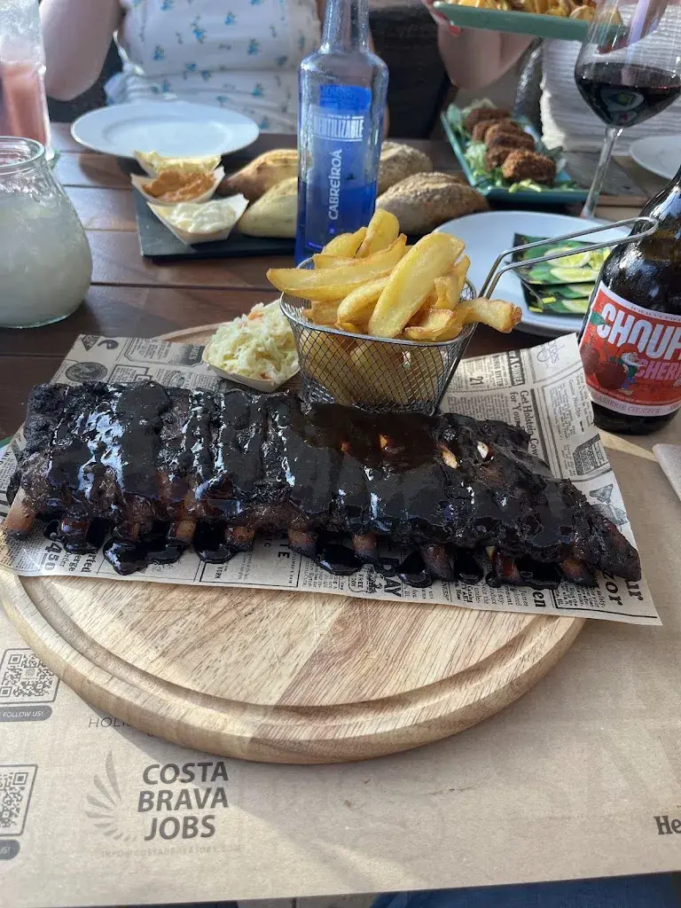 KYLE BURNEY_Kings Grand Café, Calella_Calella_review