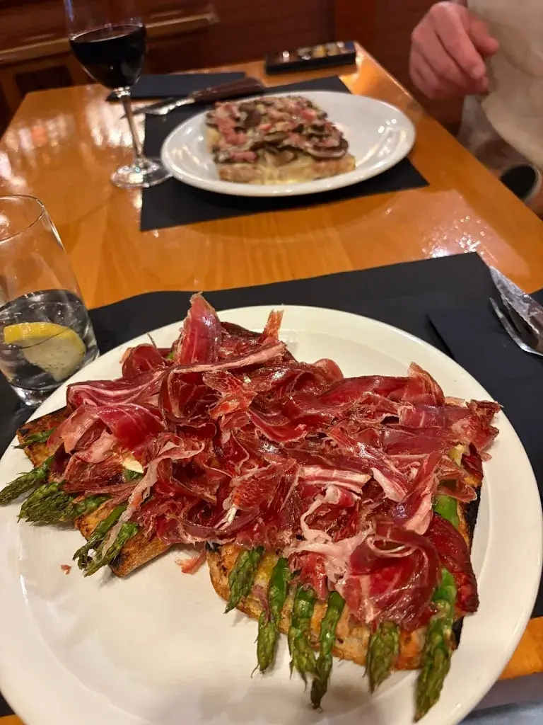 Bodega Azor_Calella_slider_image_3