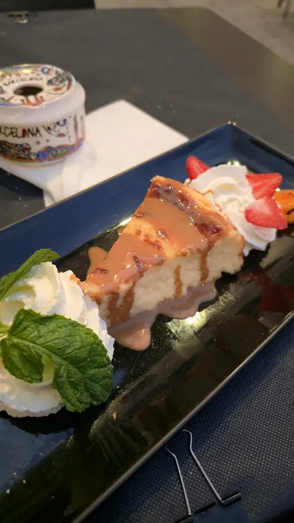 Stephanie van der G._Luna Gaucha_Calella_review