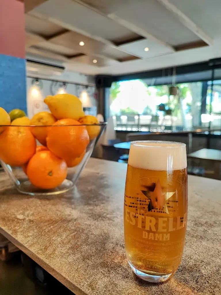 Internacional Lounge Bar & Resto_Calella_slider_image_3