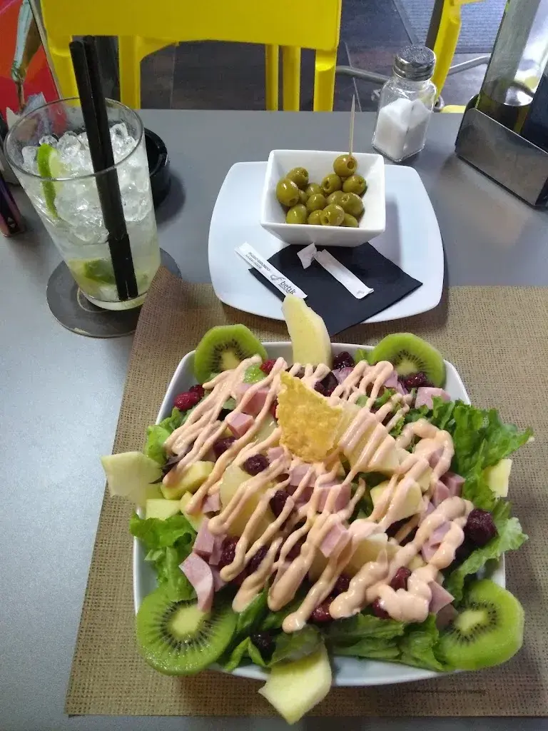 Sam D_Dos40_Calella_review