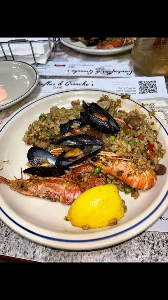 Cantinflas & Grouchos_Calella_slider_image_2