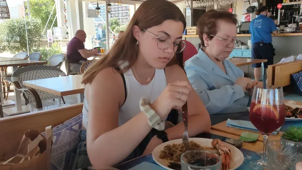 𝗕𝗟𝗨𝗘 𝗕𝗔𝗥 𝗕𝗘𝗔𝗖𝗛 𝗖𝗟𝗨𝗕 | 𝗖𝗔𝗟𝗘𝗟𝗟𝗔 | Restaurante en la playa_Calella_slider_image_2