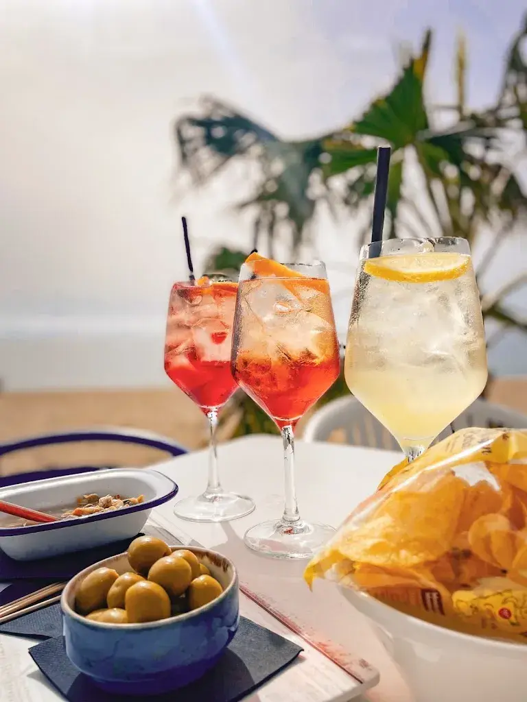 𝗕𝗟𝗨𝗘 𝗕𝗔𝗥 𝗕𝗘𝗔𝗖𝗛 𝗖𝗟𝗨𝗕 | 𝗖𝗔𝗟𝗘𝗟𝗟𝗔 | Restaurante en la playa_Calella_slider_image_3