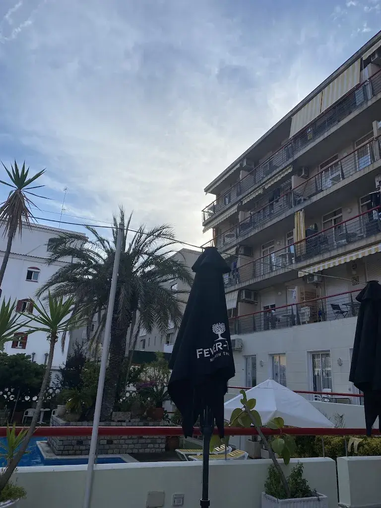 Lychel Everts_WASANA_Calella_review