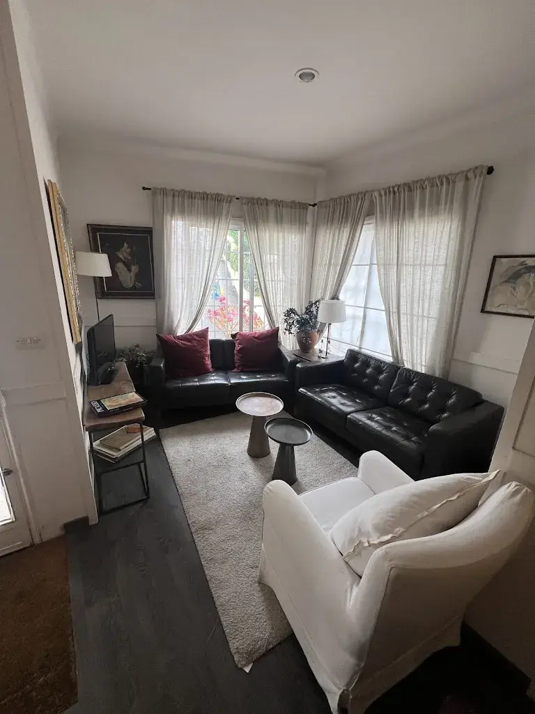 Kacper Lisiecki_Hostal de la Plaça_Cabrils_recensione