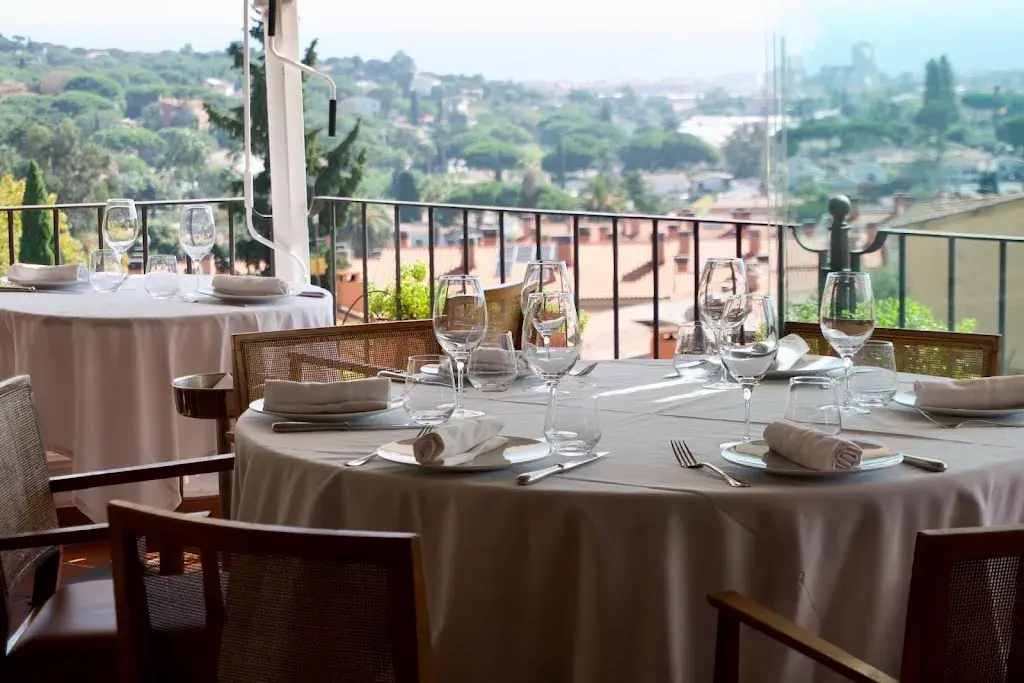 Hostal de la Plaça_Cabrils_slider_image_1