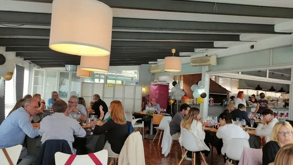 Restaurant Tennis Cabrils_Cabrils_slider_image_1