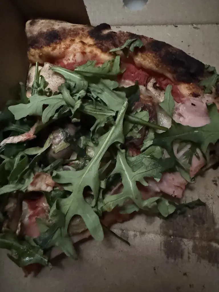 Jones_UNA PIZZA FoodTruck_Cabrils_recensione