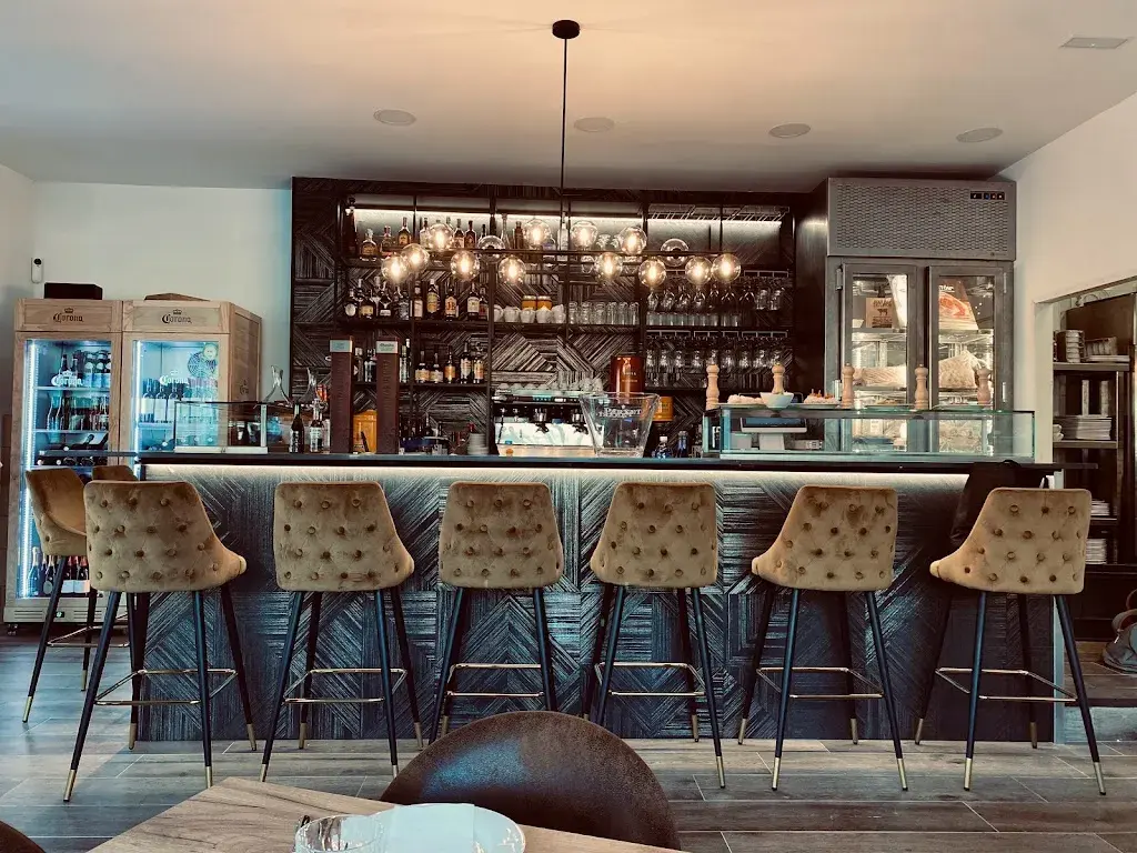 Reilos Carns & Grill_Cabrils_slider_image_1