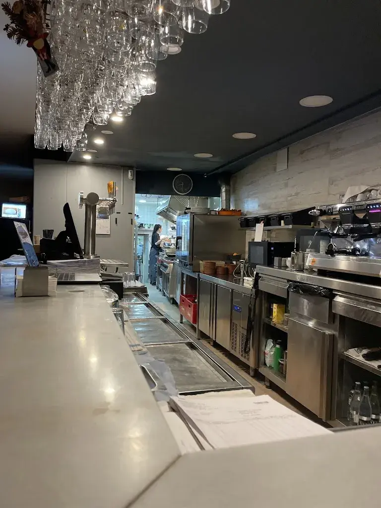 Hugh_1890 Pizza Café_Cabrils_recensione