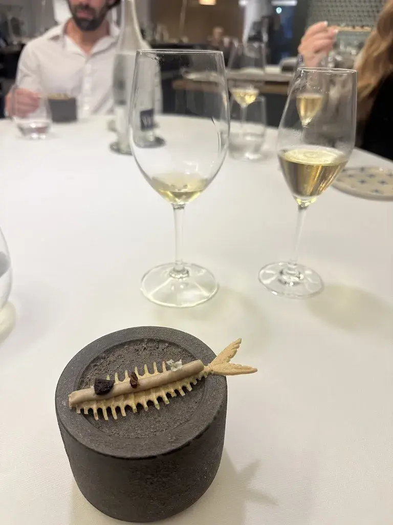 Sarah Toews_Restaurant Tresmacarrons_Cabrils_review