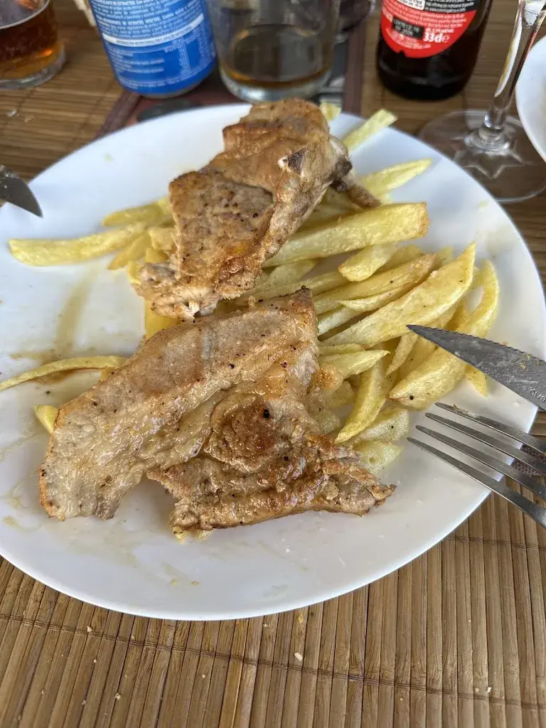 Antonia Noia_Meson bar Tauro_Narón_review