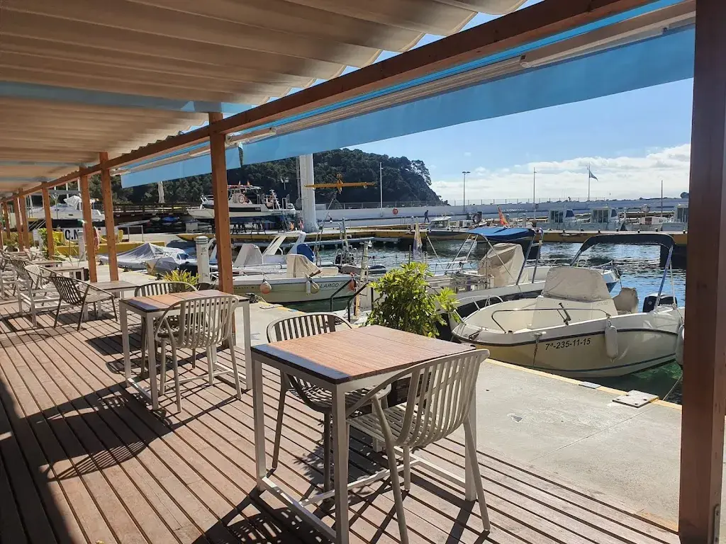 Amarre58 Canyelles restaurant in Canyelles