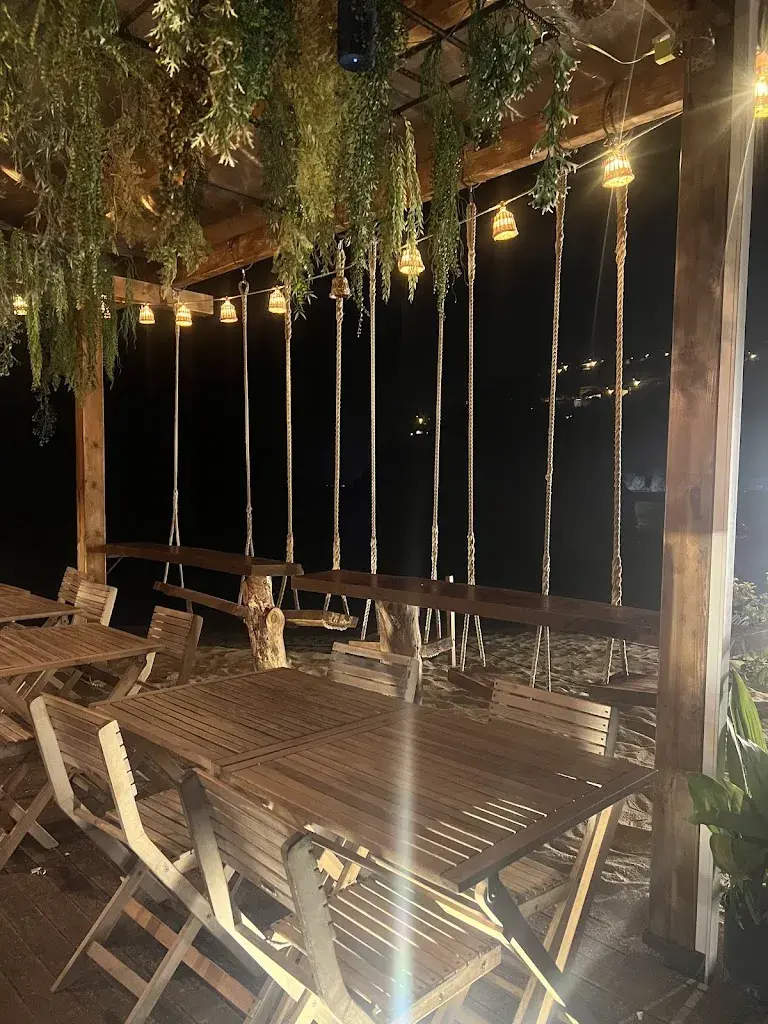 Lukas Fuchs_Xiringuito Canyelles_Canyelles_review