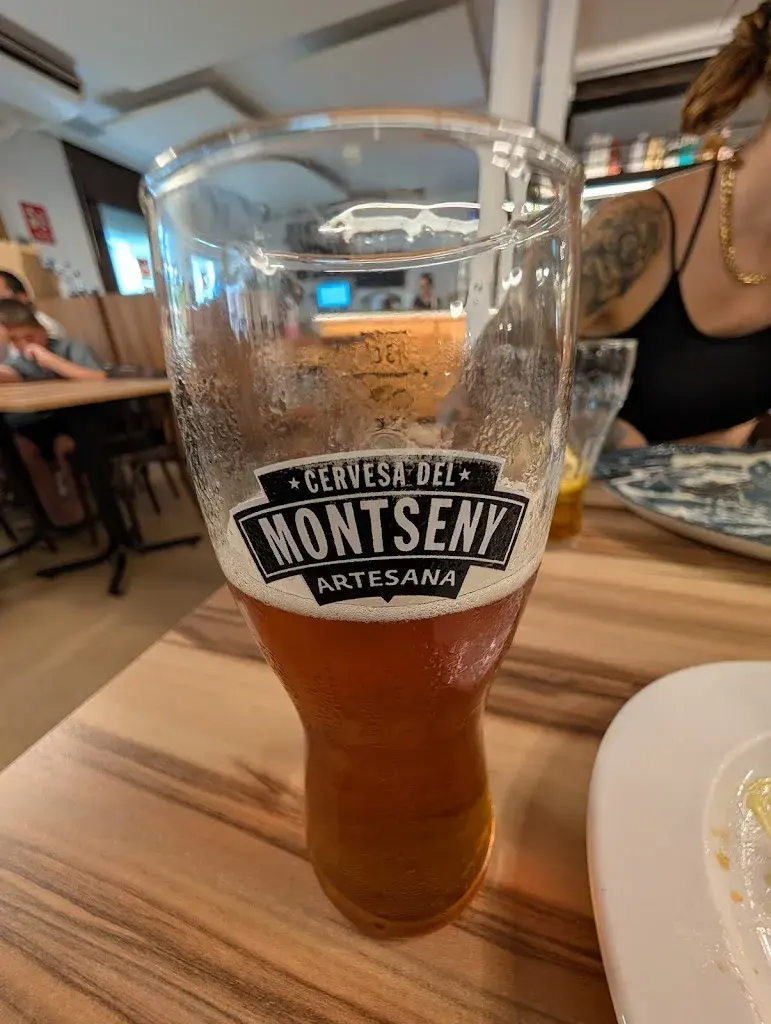 Jannette Flores_Cafè del Centre_Caldes de Montbui_recensione