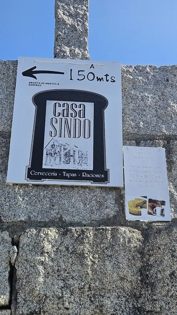 guillermo Lobos_Casa Sindo_Narón_review