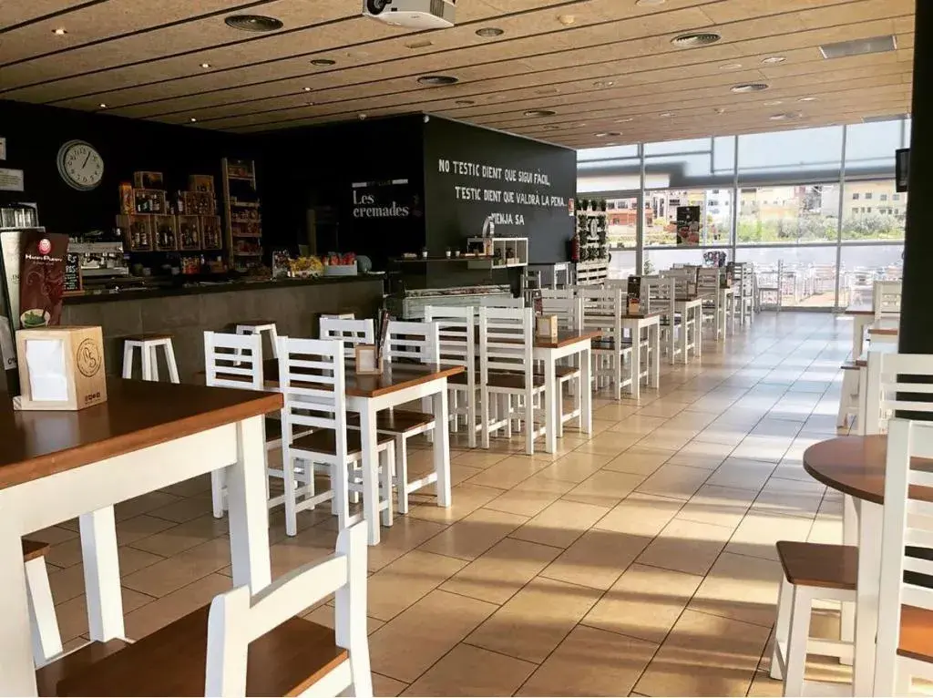 Bar Les Cremades restaurant in Caldes de Montbui