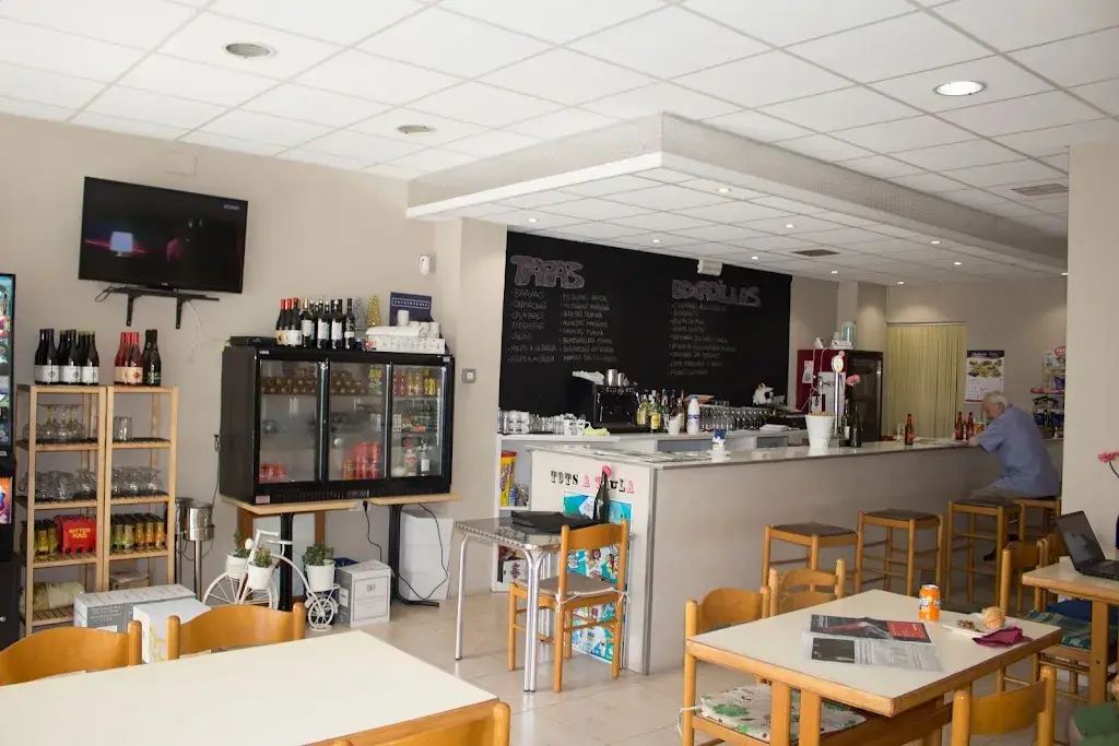 Tots A Taula restaurant in Capellades