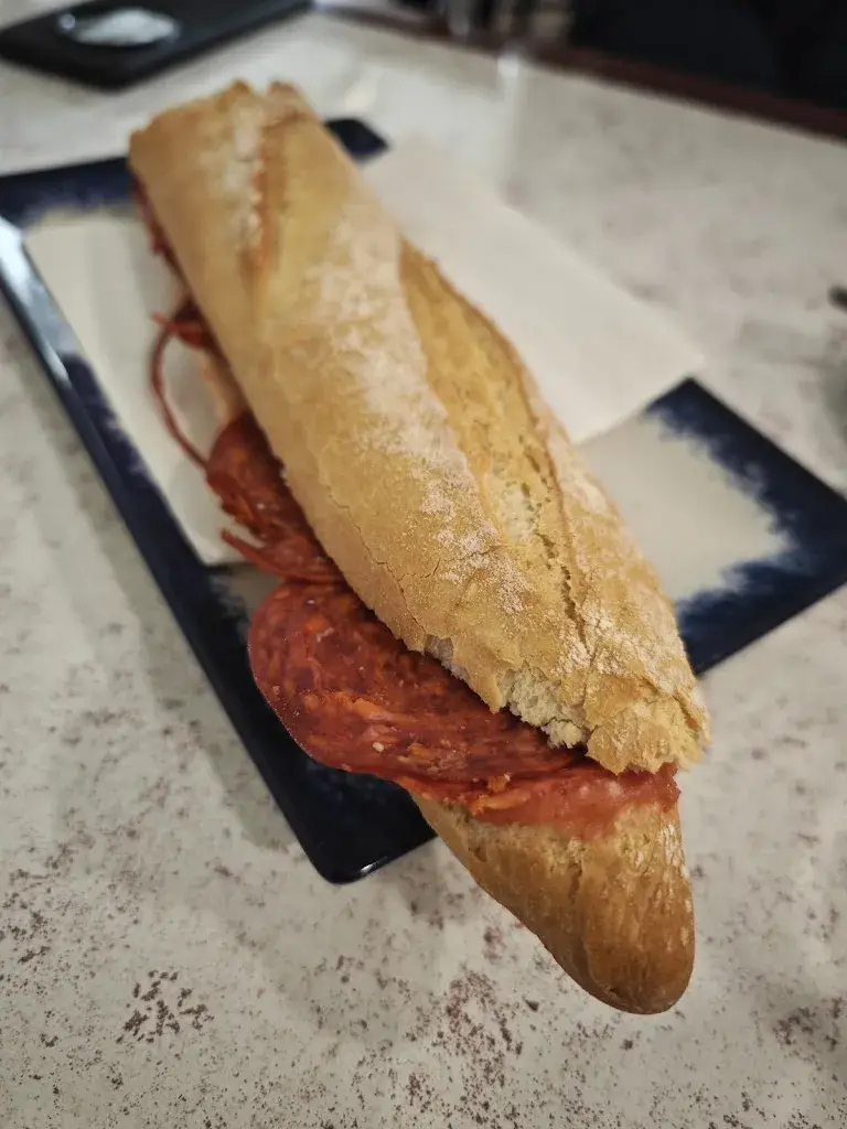 CINDY DSILVA_Bar restaurant Sant Jordi_Cardona_review